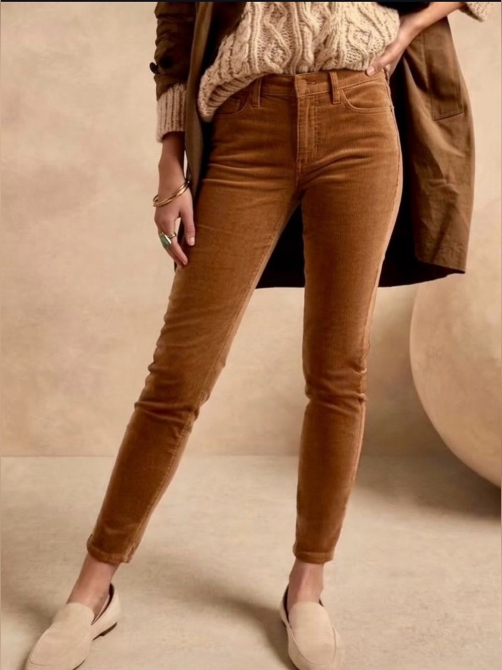 Banana Republican Mid-Rise Skinny Corduroy Pants in Warm Caramel Brown